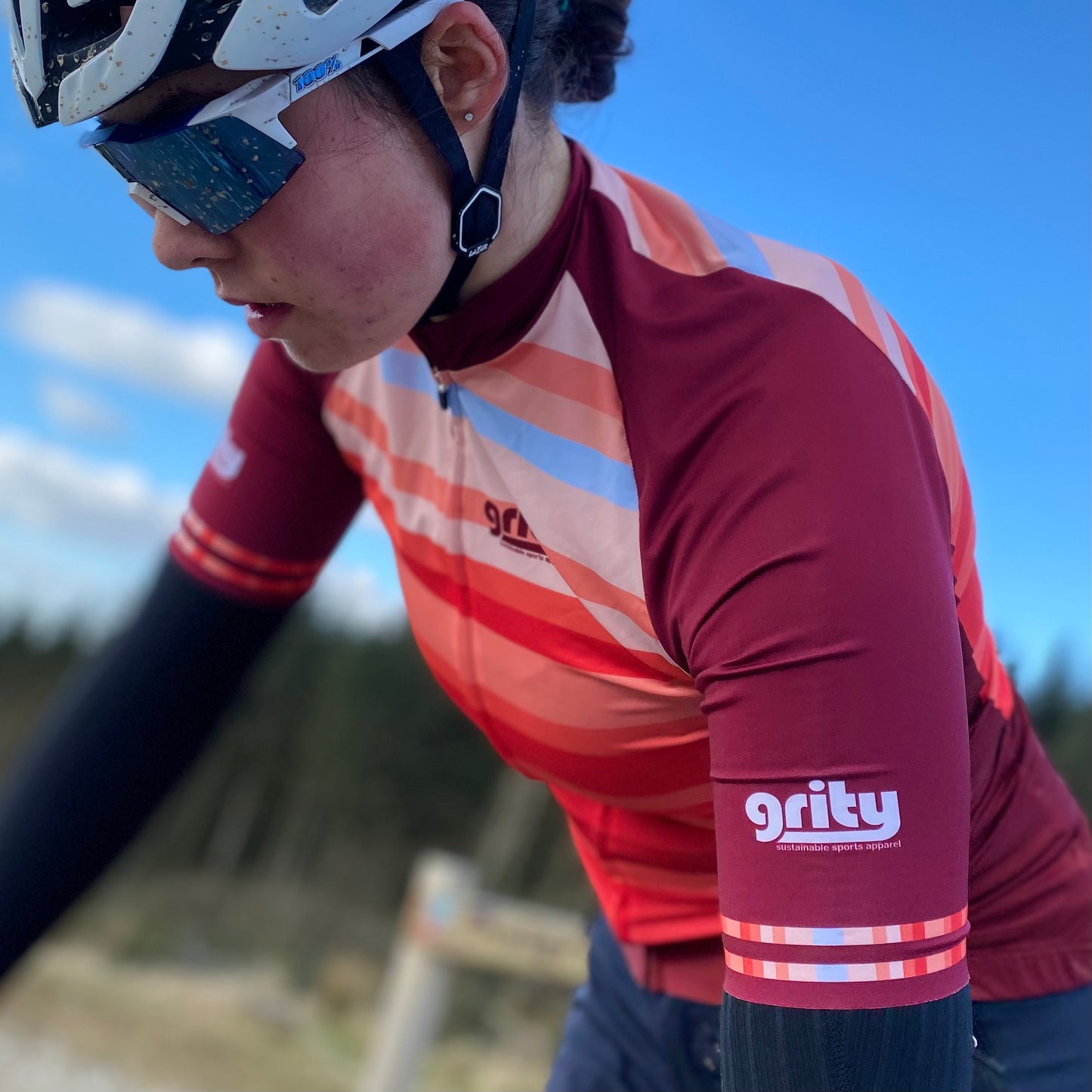 Warm Red Short Sleeve Jersey Women ♻️